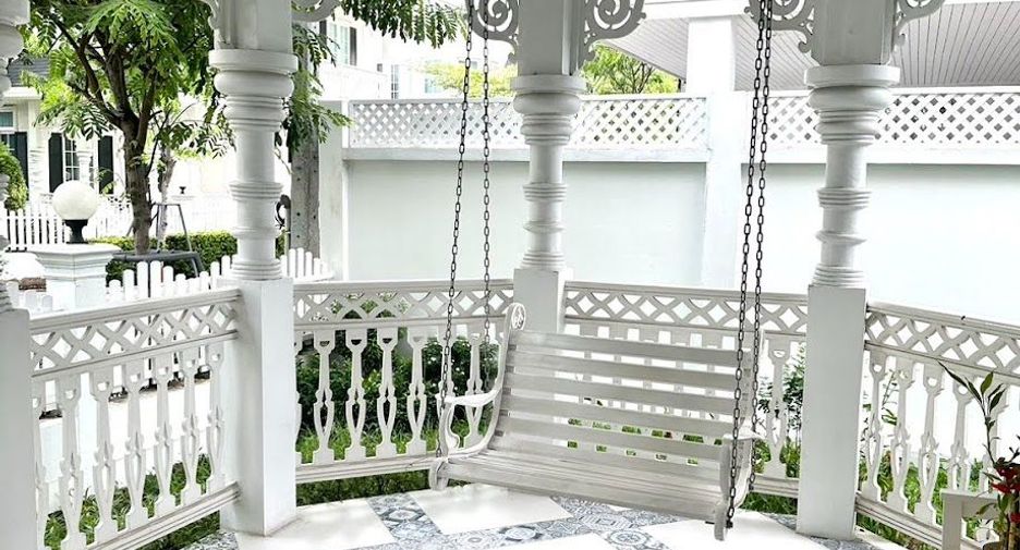 For rent 4 bedrooms house in Bang Na, Bangkok