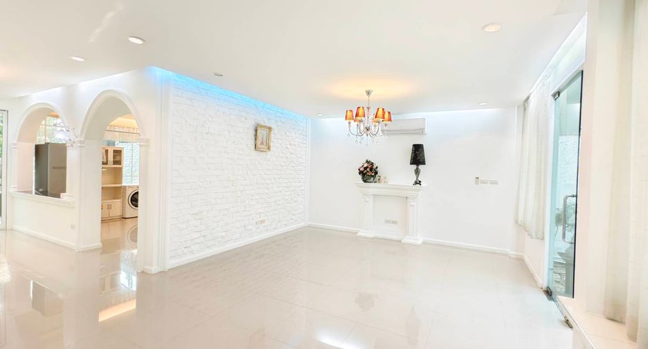 For rent and for sale 3 bedrooms house in Saraphi, Chiang Mai