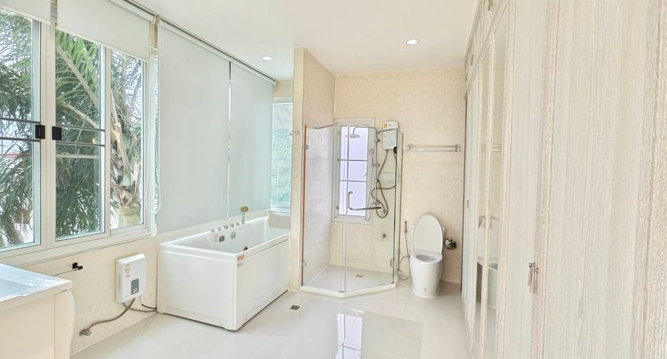 For rent and for sale 3 bedrooms house in Saraphi, Chiang Mai