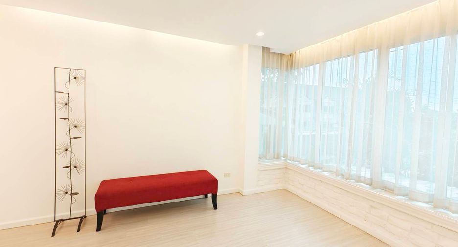 For rent and for sale 3 bedrooms house in Saraphi, Chiang Mai