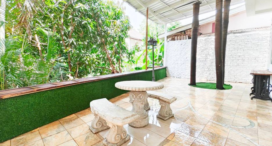 For rent and for sale 3 bedrooms house in Saraphi, Chiang Mai