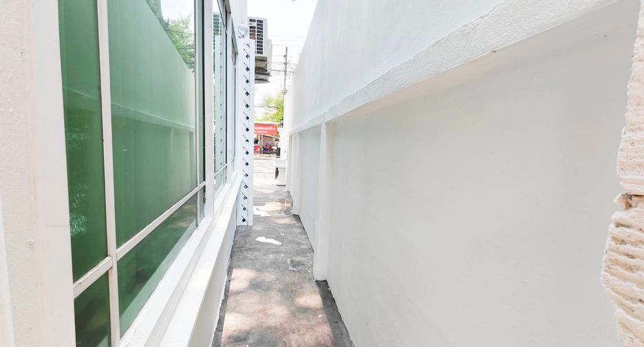 For rent and for sale 3 bedrooms house in Saraphi, Chiang Mai