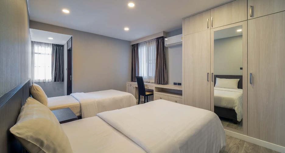 For rent 3 bedrooms condo in Watthana, Bangkok