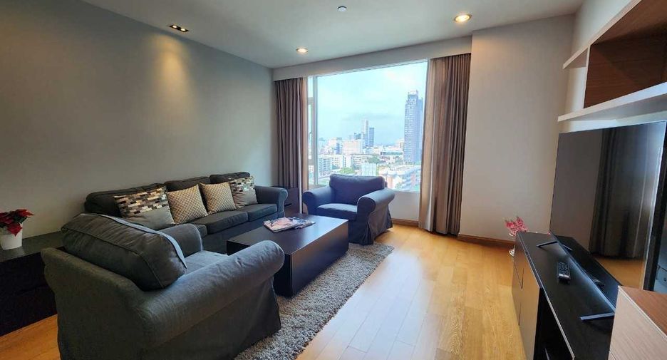 For rent 3 bedrooms apartment in Khlong Toei, Bangkok