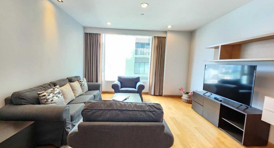 For rent 3 bedrooms apartment in Khlong Toei, Bangkok