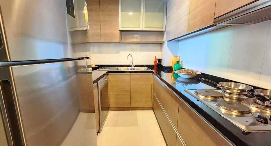 For rent 3 bedrooms apartment in Khlong Toei, Bangkok