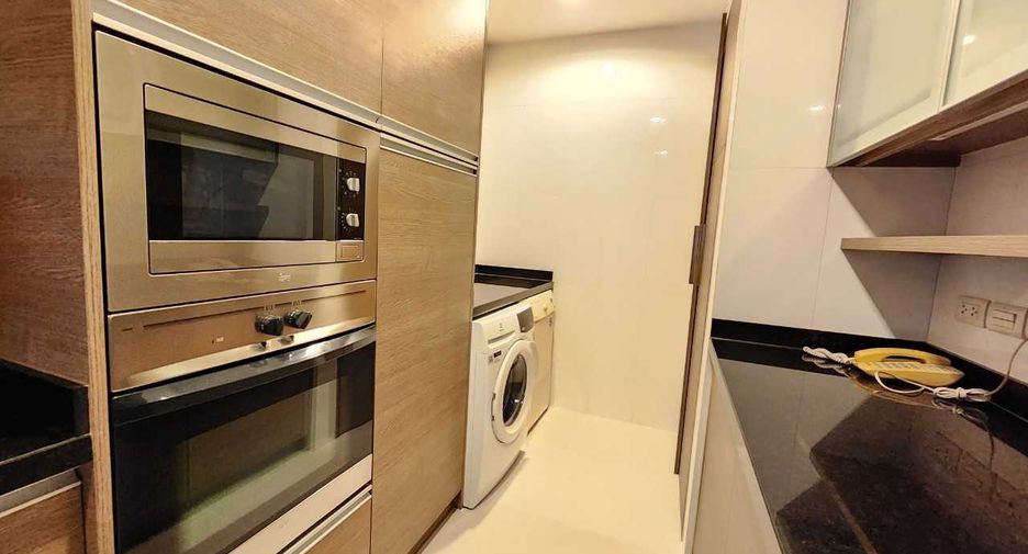 For rent 3 bedrooms apartment in Khlong Toei, Bangkok
