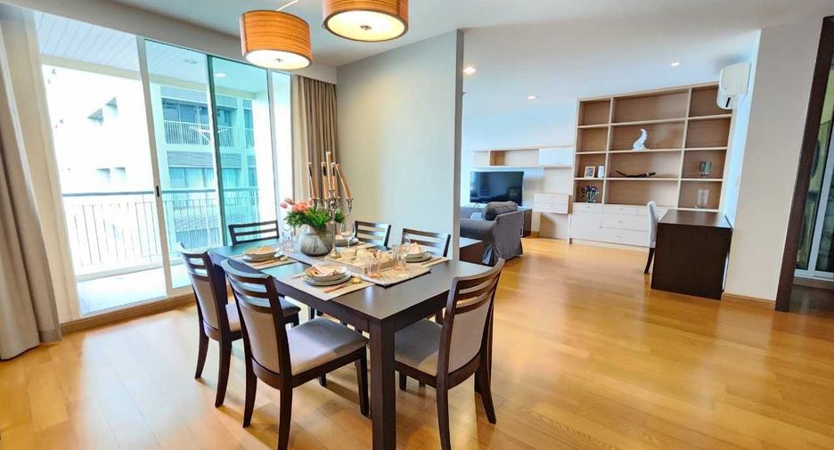 For rent 3 bedrooms apartment in Khlong Toei, Bangkok