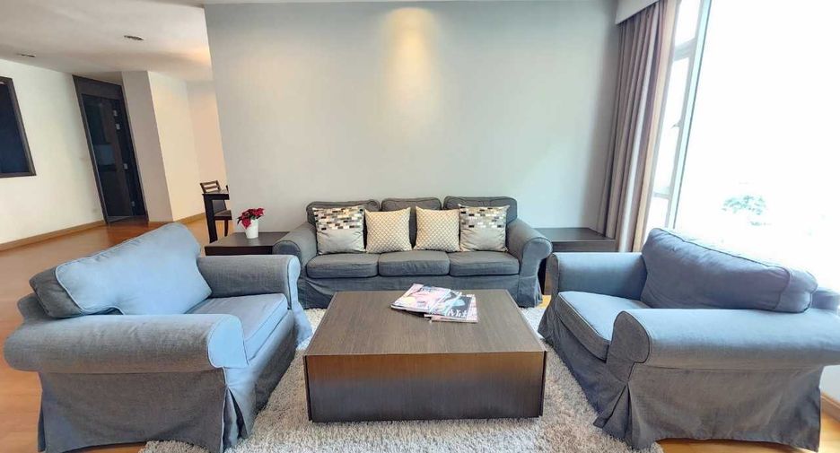 For rent 3 bedrooms apartment in Khlong Toei, Bangkok