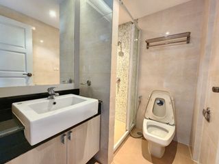 Apartamento en alquiler de 3 habitaciones en Khlong Toei, Bangkok