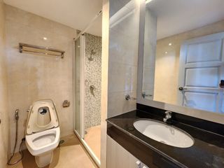 Apartamento en alquiler de 3 habitaciones en Khlong Toei, Bangkok