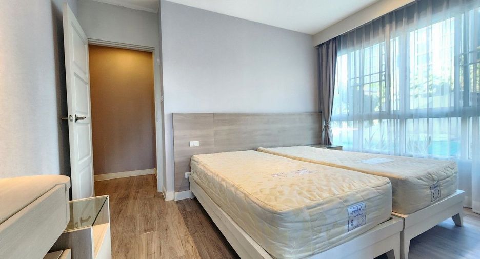 For rent 3 bedrooms apartment in Khlong Toei, Bangkok