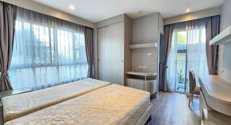 For rent 3 bedrooms apartment in Khlong Toei, Bangkok