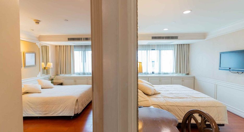 For rent 4 bedrooms apartment in Khlong Toei, Bangkok