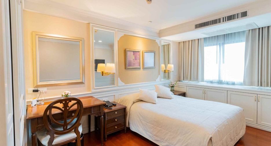 For rent 4 bedrooms apartment in Khlong Toei, Bangkok