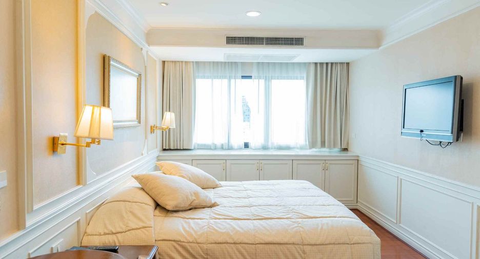 For rent 4 bedrooms apartment in Khlong Toei, Bangkok
