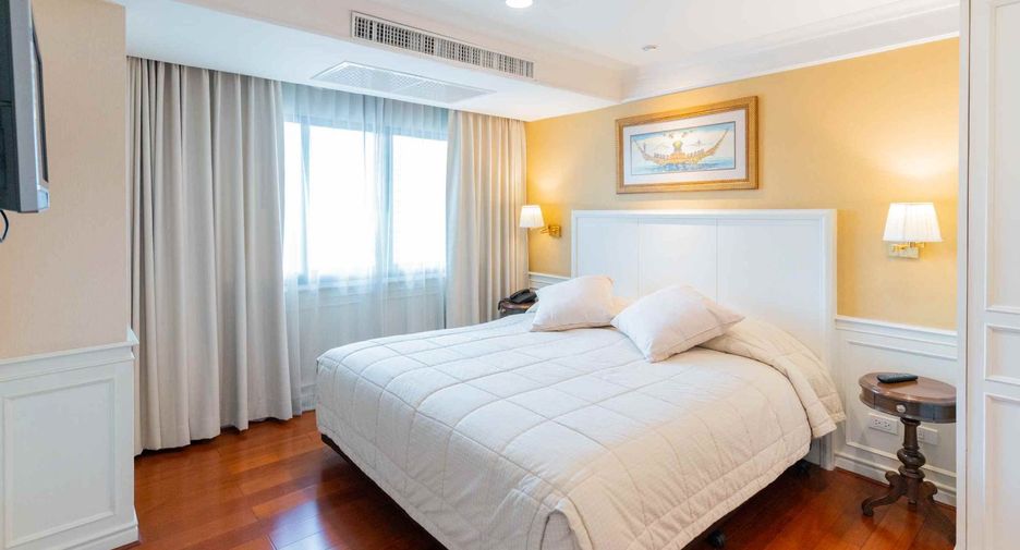 For rent 4 bedrooms apartment in Khlong Toei, Bangkok