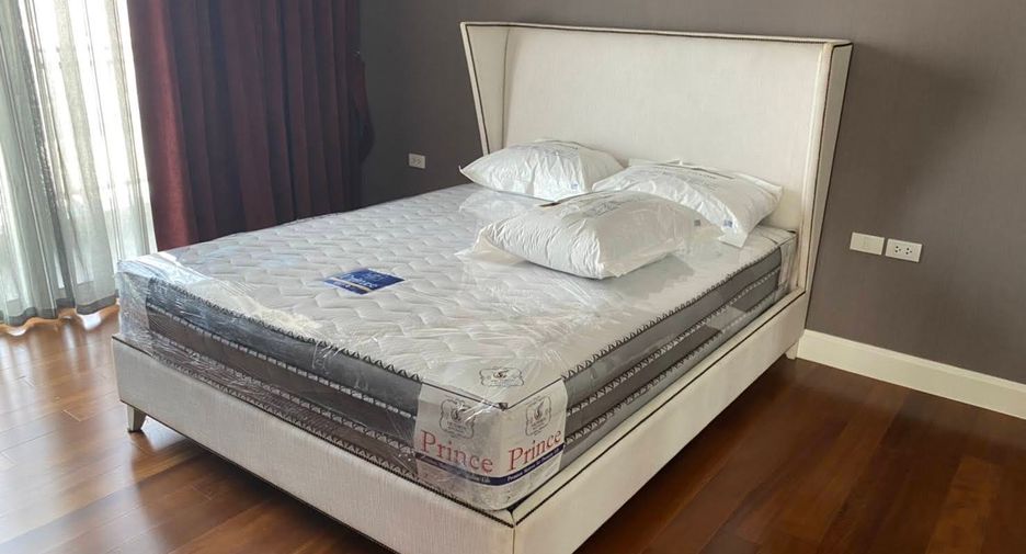 For rent and for sale 3 bedrooms condo in Pathum Wan, Bangkok