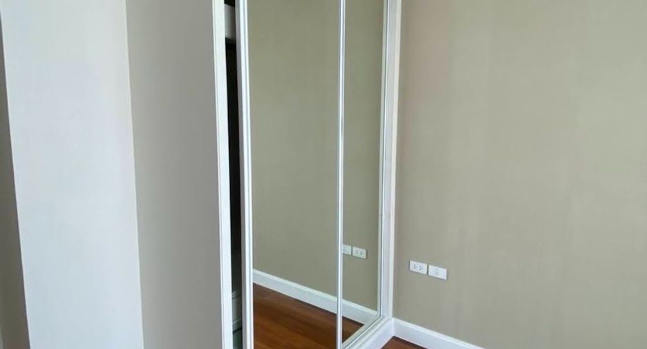 For rent and for sale 3 bedrooms condo in Pathum Wan, Bangkok