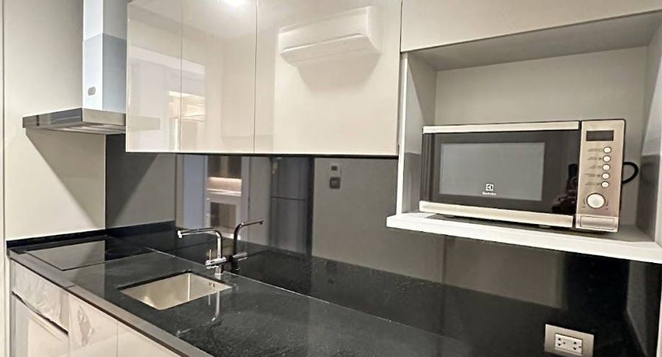 For sale 3 bedrooms condo in Pathum Wan, Bangkok