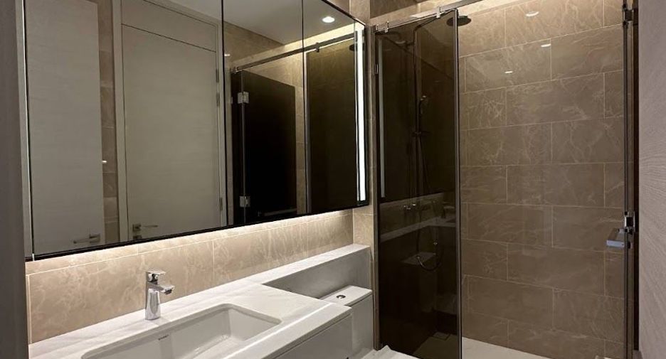 For sale 3 bedrooms condo in Pathum Wan, Bangkok