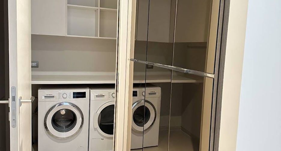 For sale 3 bedrooms condo in Pathum Wan, Bangkok