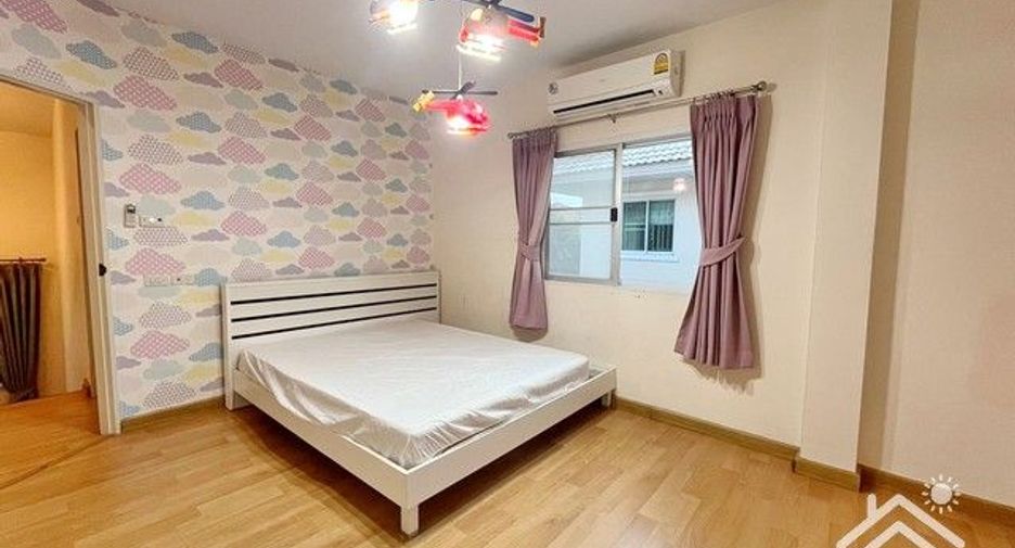À louer 3 chambres maison à Mueang Chon Buri, Chonburi