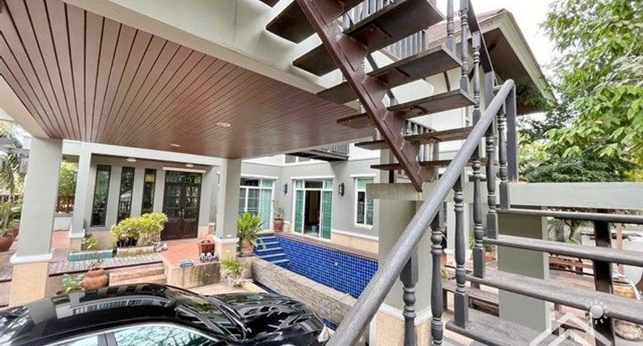 For sale 3 bedrooms house in Si Racha, Chonburi