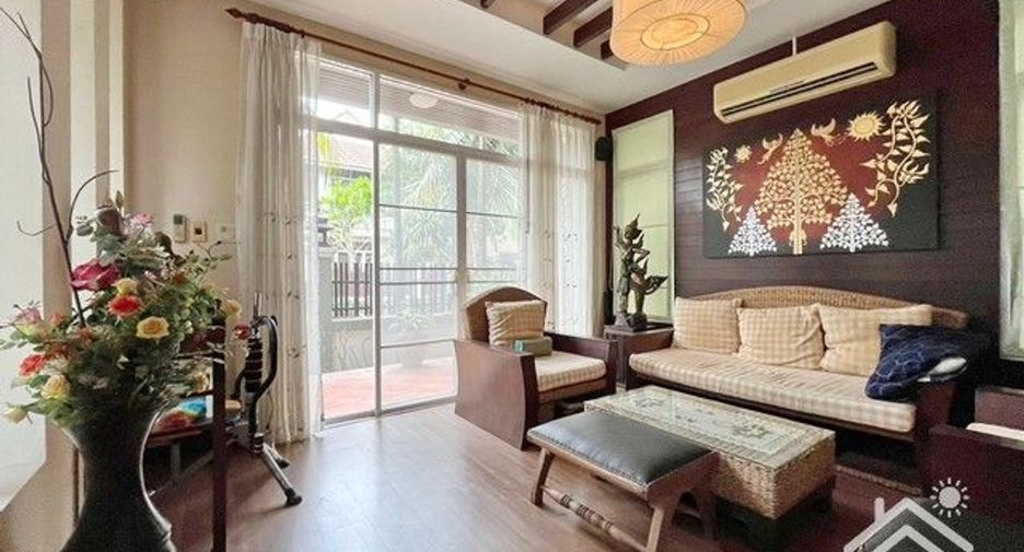 For sale 3 bedrooms house in Si Racha, Chonburi