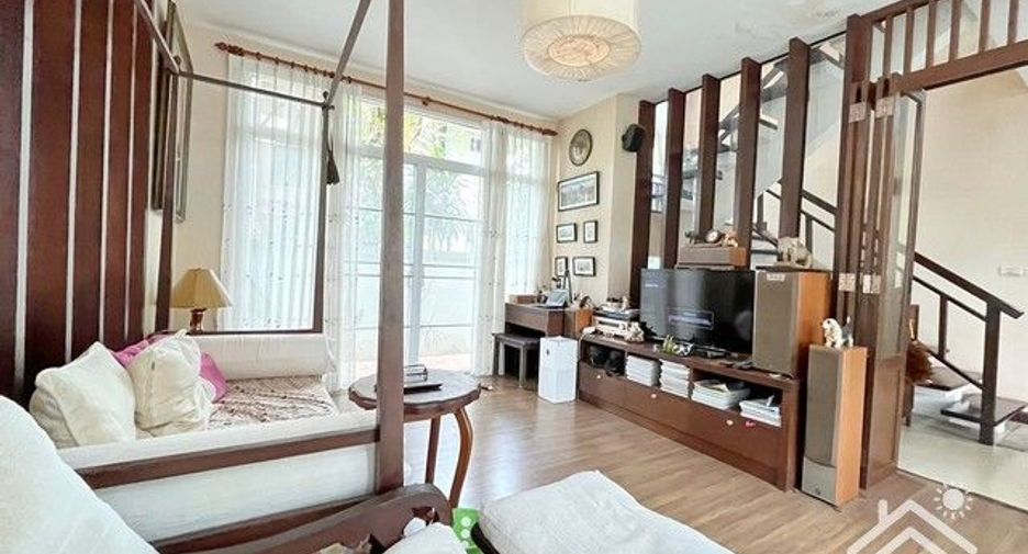 For sale 3 bedrooms house in Si Racha, Chonburi