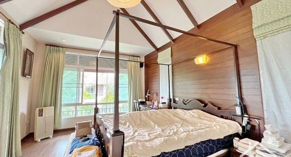 For sale 3 bedrooms house in Si Racha, Chonburi