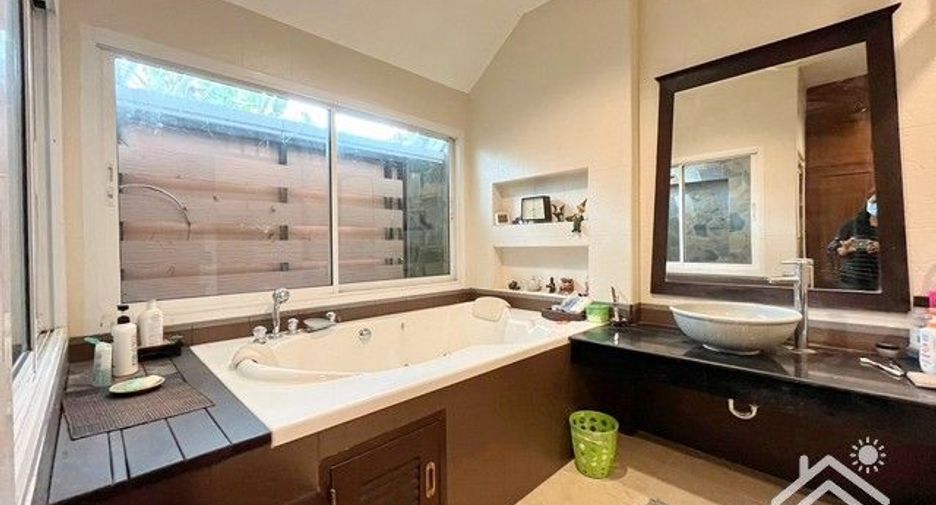 For sale 3 bedrooms house in Si Racha, Chonburi