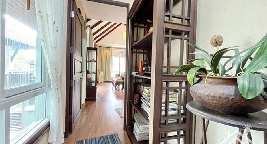 For sale 3 bedrooms house in Si Racha, Chonburi