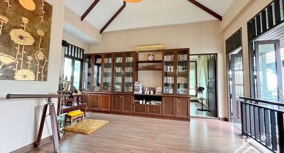 For sale 3 bedrooms house in Si Racha, Chonburi