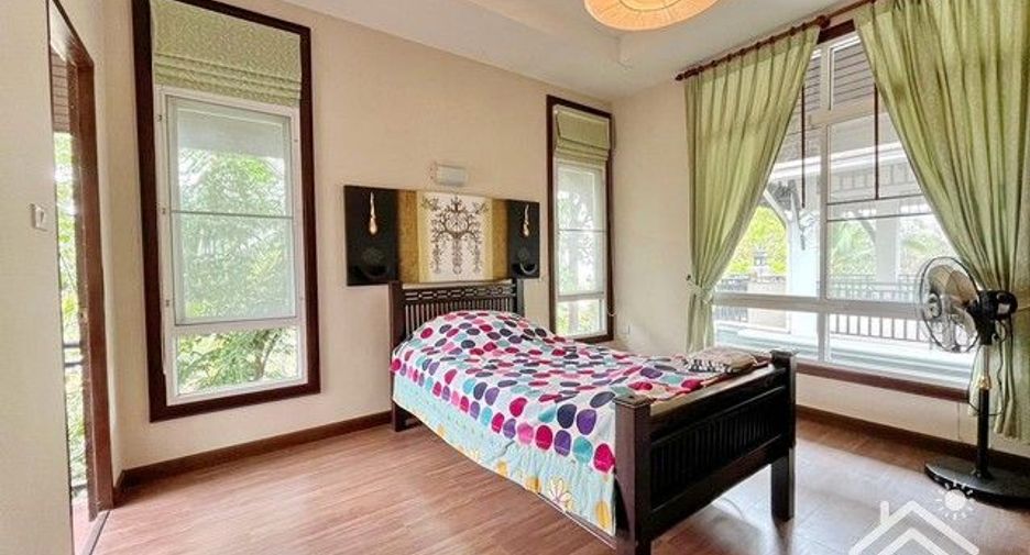 For sale 3 bedrooms house in Si Racha, Chonburi