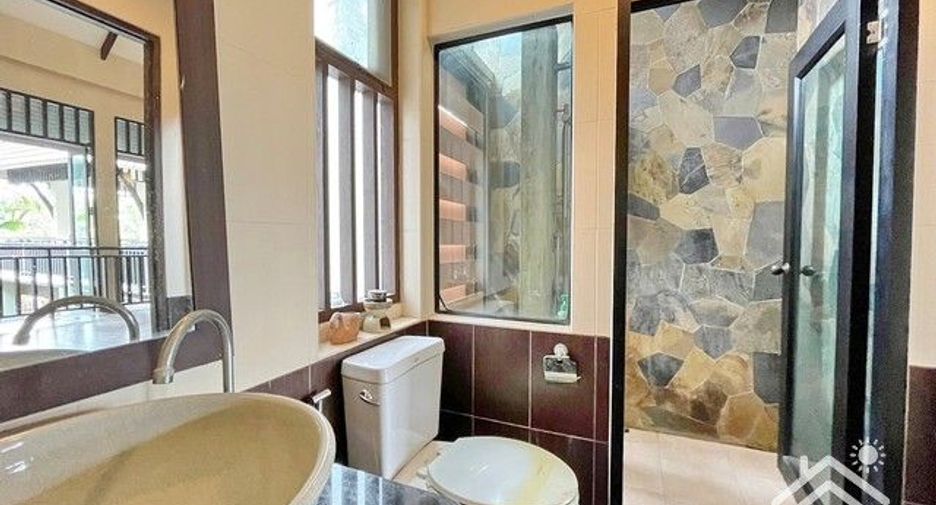 For sale 3 bedrooms house in Si Racha, Chonburi