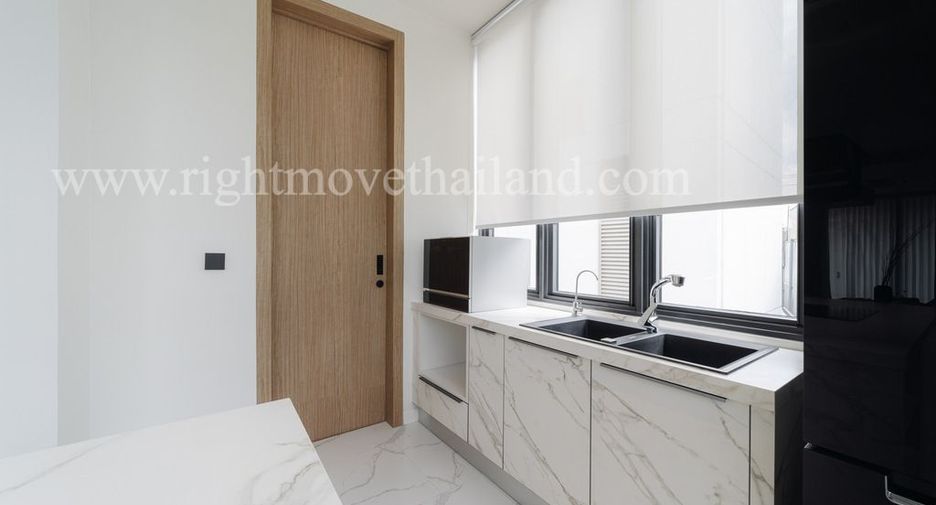 For rent and for sale 3 bedrooms townhouse in Watthana, Bangkok