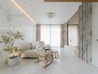 Casa adosada en alquiler y en venta de 3 habitaciones en Watthana, Bangkok