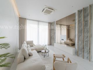Casa adosada en alquiler y en venta de 3 habitaciones en Watthana, Bangkok