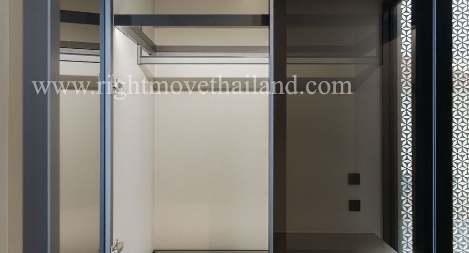 For rent and for sale 3 bedrooms townhouse in Watthana, Bangkok