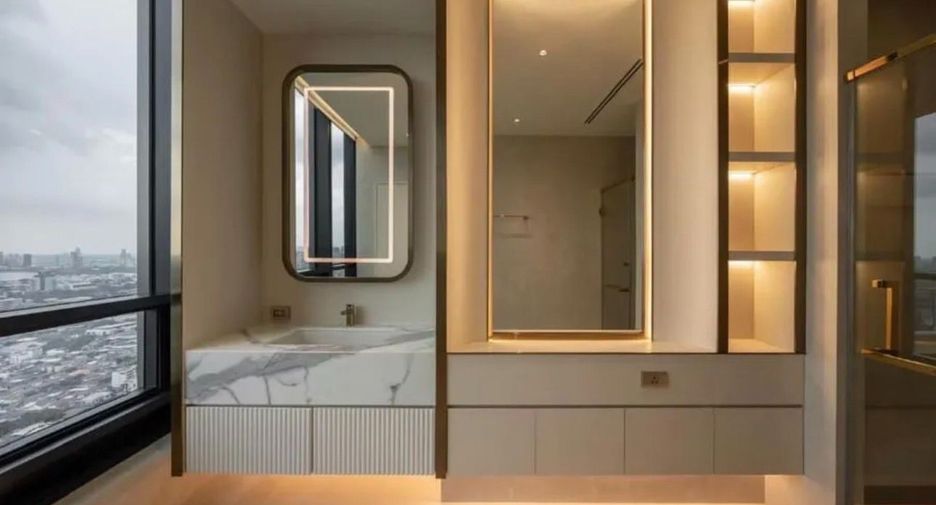 For rent 3 bedrooms condo in Khlong Toei, Bangkok