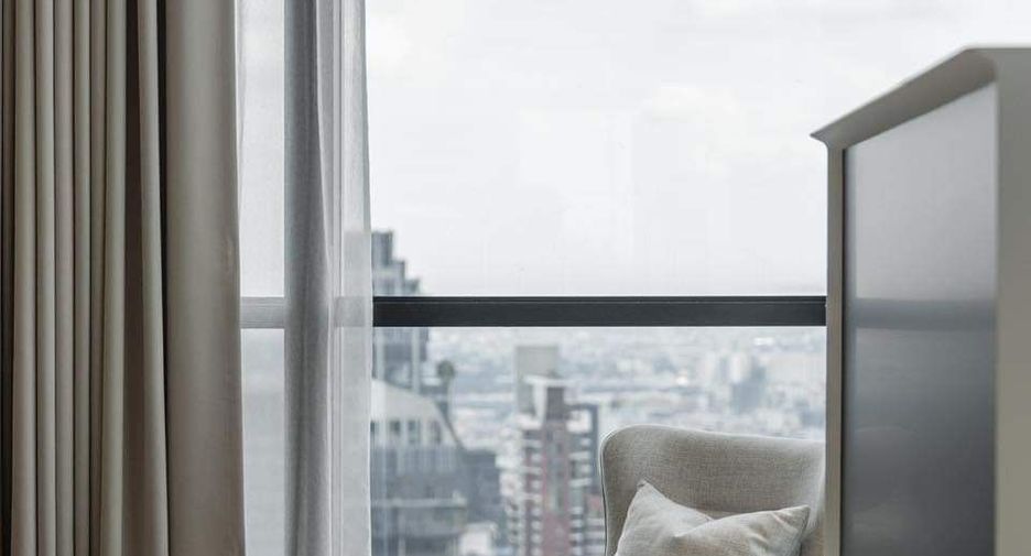 For rent 3 bedrooms condo in Khlong Toei, Bangkok