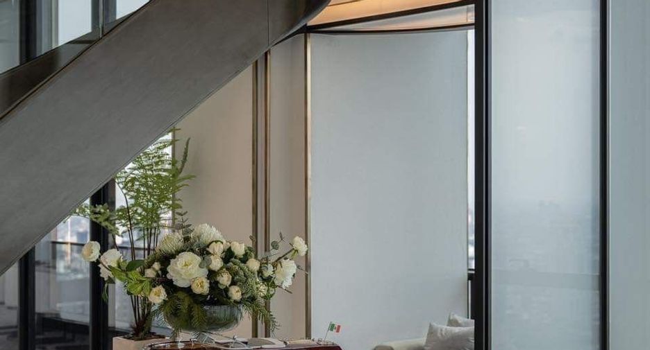 For rent 3 bedrooms condo in Khlong Toei, Bangkok