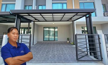 For rent 3 bed townhouse in Bang Phli, Samut Prakan