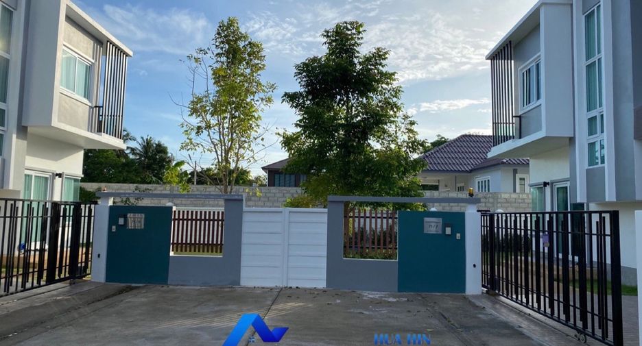 For sale 3 bedrooms house in Mueang Prachuap Khiri Khan, Prachuap Khiri Khan