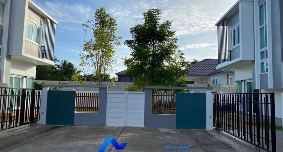 For sale 3 bedrooms house in Mueang Prachuap Khiri Khan, Prachuap Khiri Khan