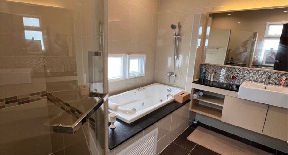 For sale 3 bedrooms house in Mueang Prachuap Khiri Khan, Prachuap Khiri Khan