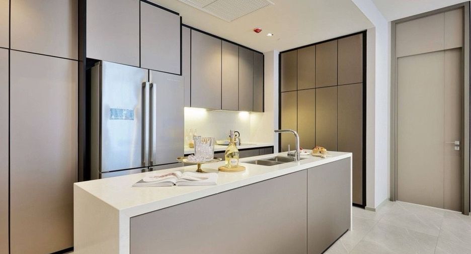 For sale 2 bed condo in Khlong Toei, Bangkok