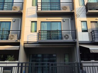 For rent 3 Beds townhouse in Prawet, Bangkok