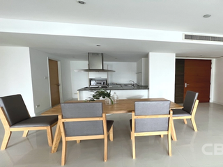 À vendre 2 chambres condo à Khlong Toei, Bangkok